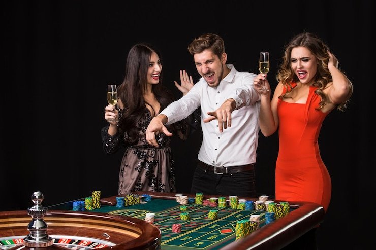 Tampilan meja dealer langsung napi 4d dengan blackjack dan roulette di layar mobile